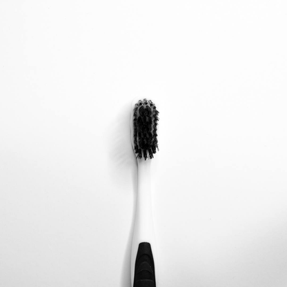 Brosse à dents - Soies Moyennes - BLACK EDITION - N° SPZ14