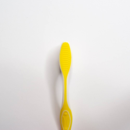 Brosse à dents - Soies souples - BLANC-JAUNE - N° SPZ16