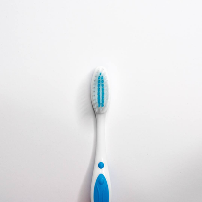 Brosse à dents - Soies souples - BLANC-BLUE - N° SPZ15